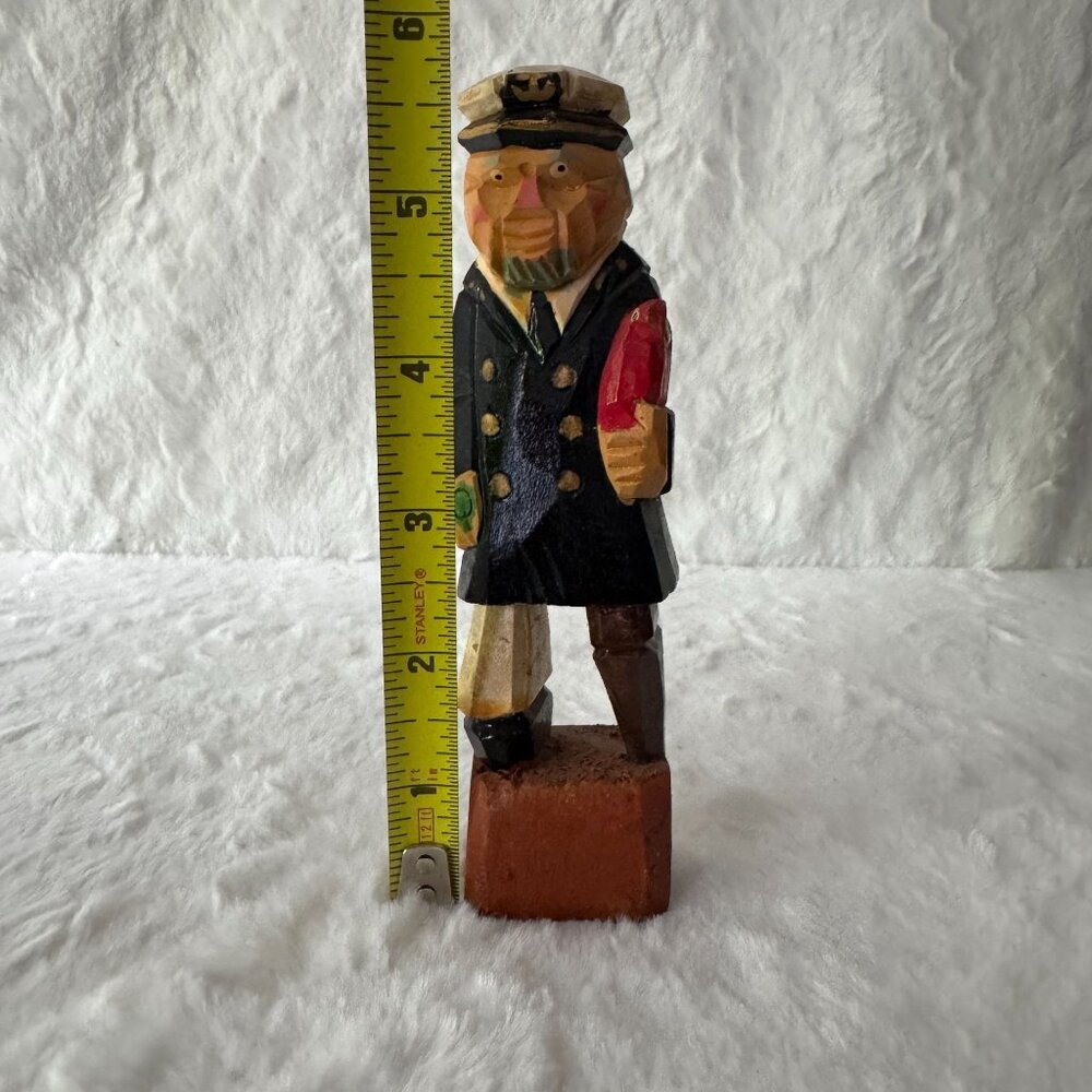 Vintage Handcrafted Wooden Sea Captain Figurine With Parrot Peg Leg Bottle Rum - Picture 7 of 8